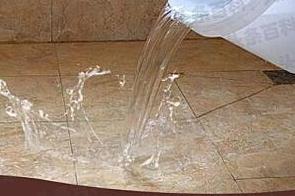 茶陵漏水维修 免砸砖防水材料该如何施工